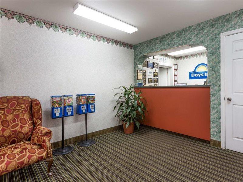 Days Inn By Wyndham Dickson Eksteriør billede