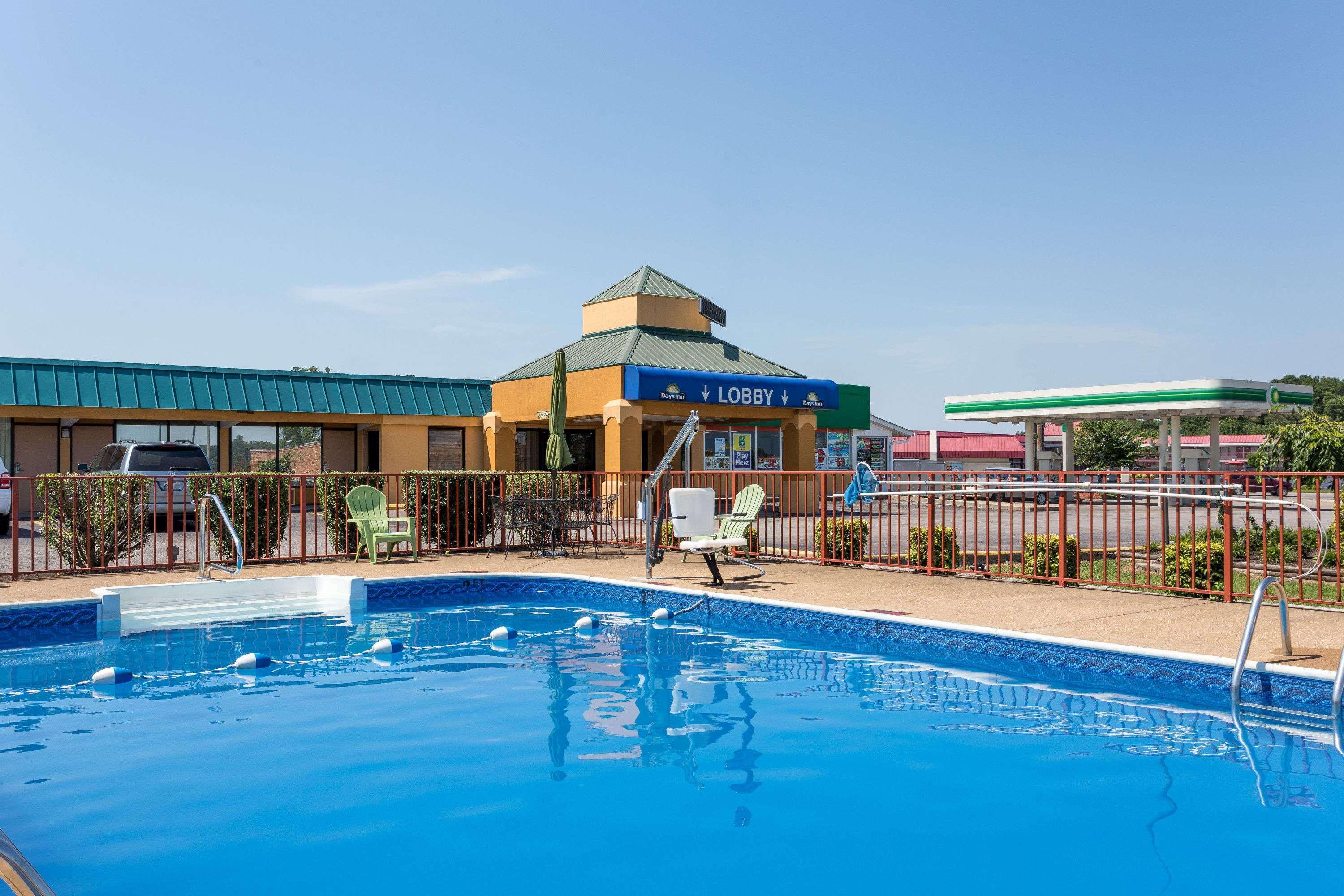 Days Inn By Wyndham Dickson Eksteriør billede