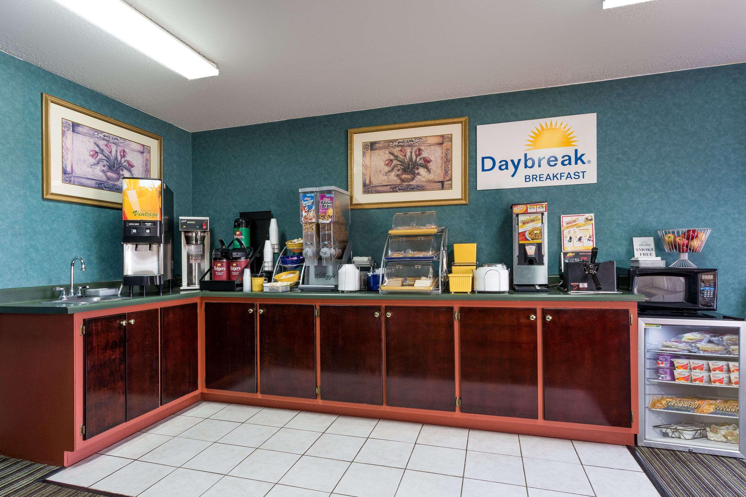 Days Inn By Wyndham Dickson Eksteriør billede